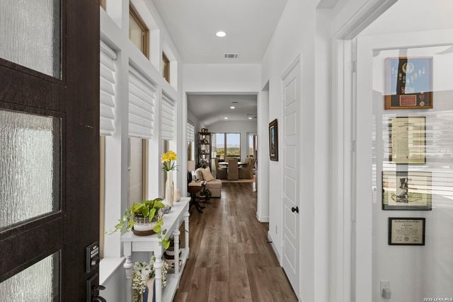 230 Navarro, Boerne, TX 78006