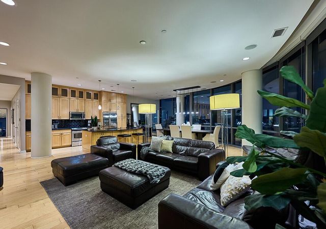 300 W Spring Street, 1302, Columbus, OH 43215