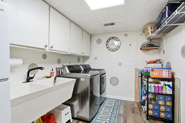 242 Bunker Drive, Schererville, IN 46375