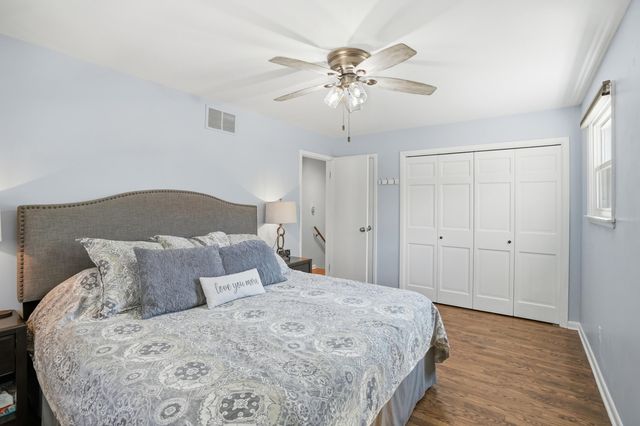 242 Bunker Drive, Schererville, IN 46375