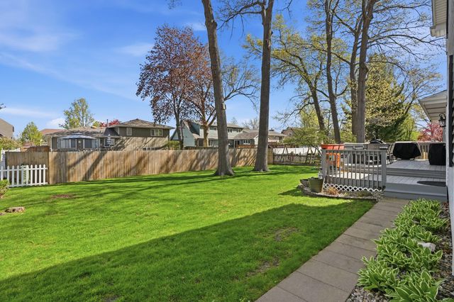 242 Bunker Drive, Schererville, IN 46375