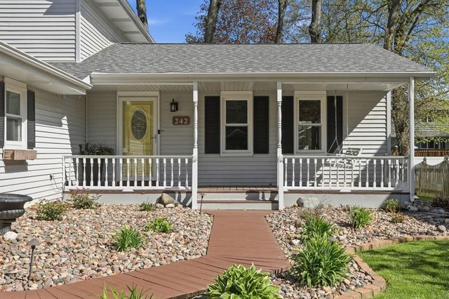 242 Bunker Drive, Schererville, IN 46375