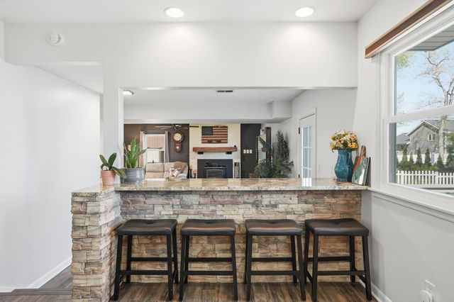 242 Bunker Drive, Schererville, IN 46375