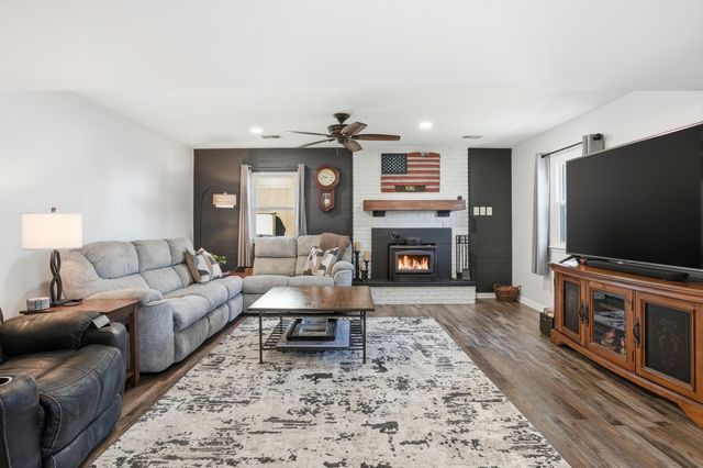 242 Bunker Drive, Schererville, IN 46375