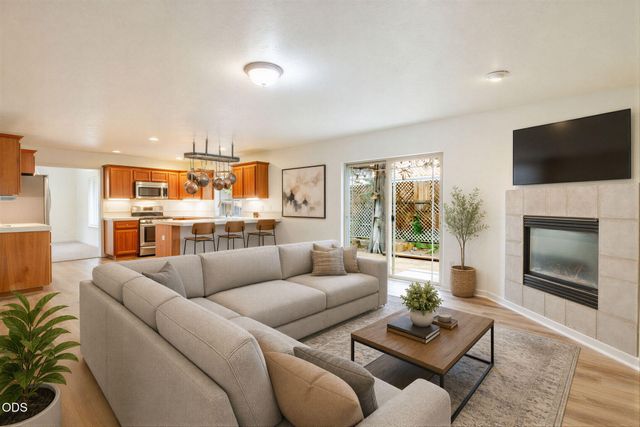 2542 NE Keats Drive, Bend, OR 97701