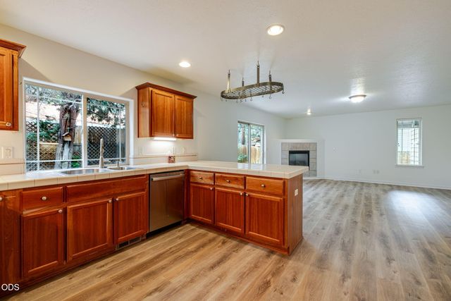 2542 NE Keats Drive, Bend, OR 97701