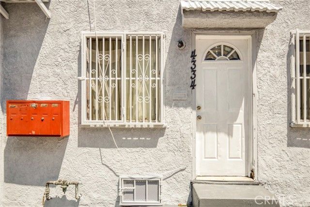 4334 S Main Street, Los Angeles, CA 90037
