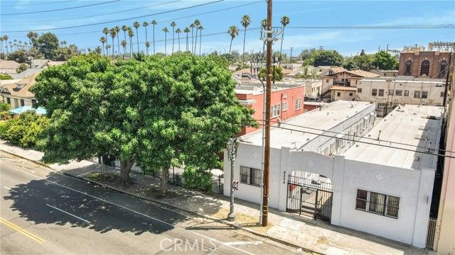 4334 S Main Street, Los Angeles, CA 90037