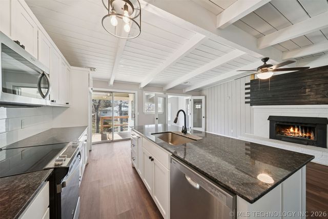 13196 S Walnut Road, Claremore, OK 74017