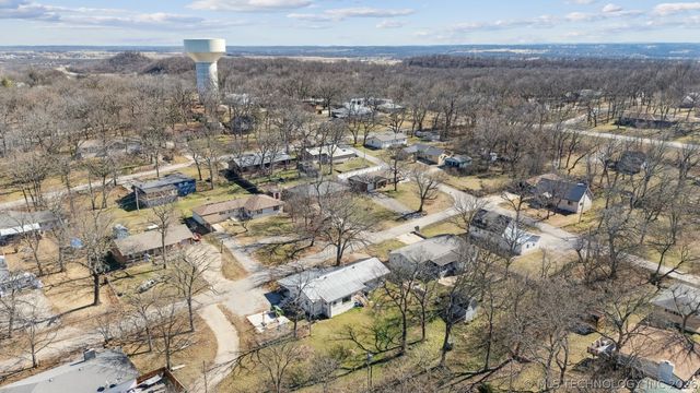 13196 S Walnut Road, Claremore, OK 74017