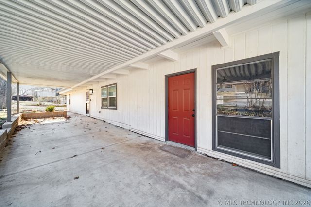 13196 S Walnut Road, Claremore, OK 74017