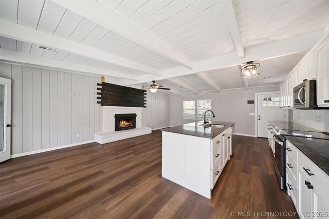 13196 S Walnut Road, Claremore, OK 74017