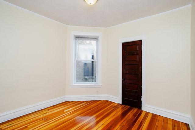 1315 W Foster Avenue 1, Chicago, IL 60640