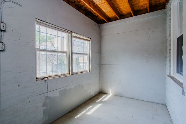 1315 W Foster Avenue 1, Chicago, IL 60640