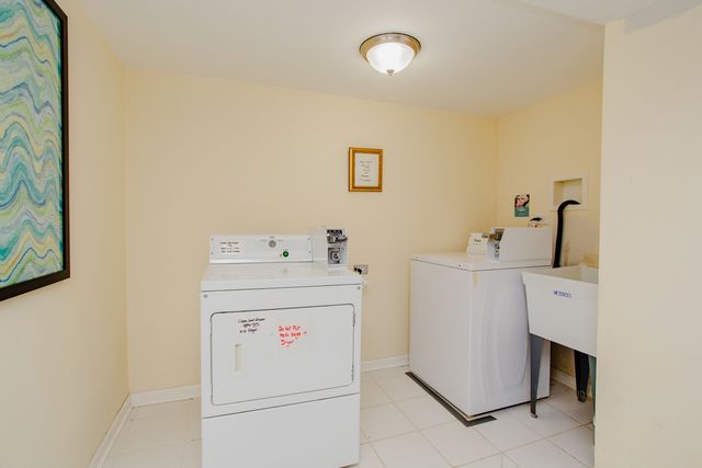 1315 W Foster Avenue 1, Chicago, IL 60640