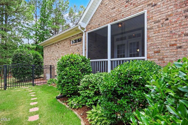 620 Sippihaw Oaks Drive, Fuquay Varina, NC 27526