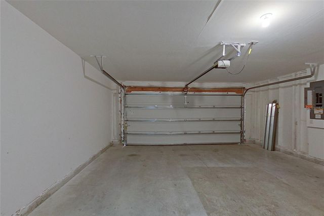 2920 NE 2ND AVENUE, Cape Coral, FL 33909