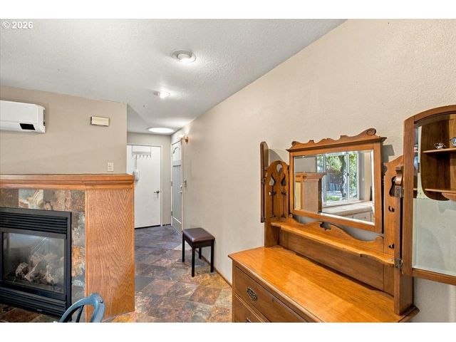456 Se VILLA Dr, Corvallis, OR 97333