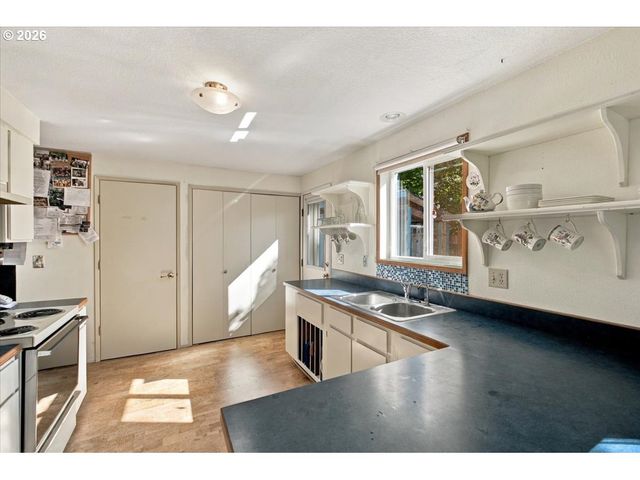 456 Se VILLA Dr, Corvallis, OR 97333