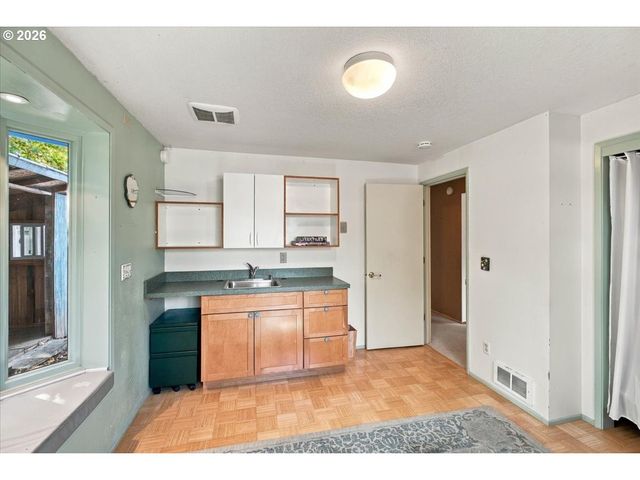 456 Se VILLA Dr, Corvallis, OR 97333