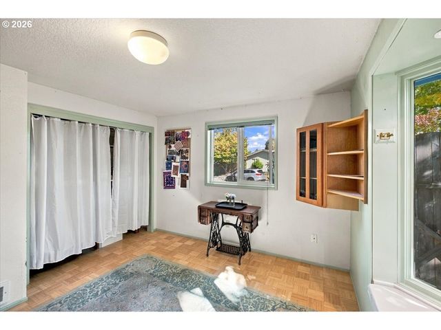 456 Se VILLA Dr, Corvallis, OR 97333