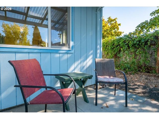 456 Se VILLA Dr, Corvallis, OR 97333