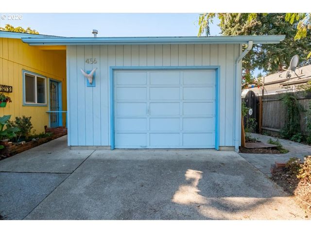 456 Se VILLA Dr, Corvallis, OR 97333