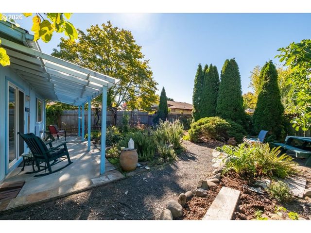 456 Se VILLA Dr, Corvallis, OR 97333