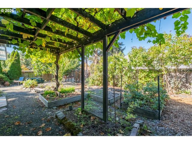 456 Se VILLA Dr, Corvallis, OR 97333