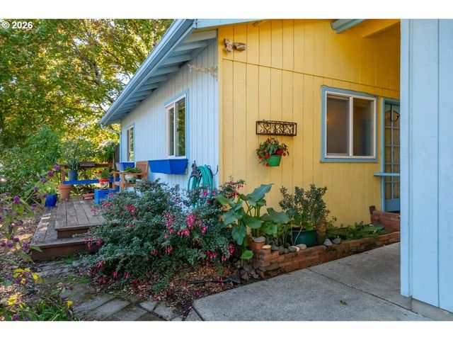 456 Se VILLA Dr, Corvallis, OR 97333