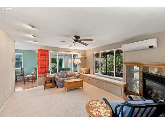 456 Se VILLA Dr, Corvallis, OR 97333