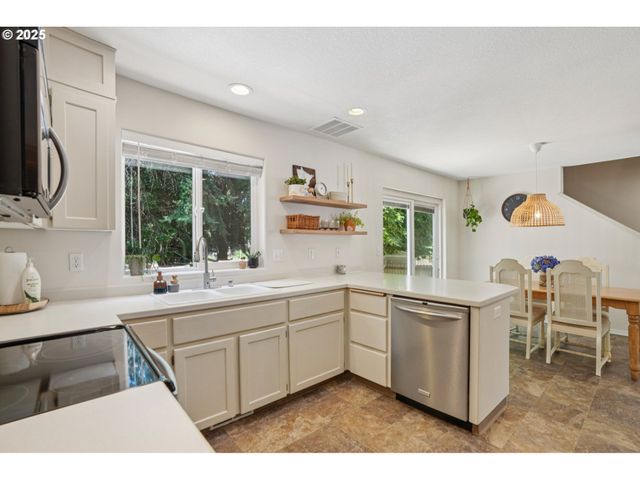 1925 MEADOWOOD Loop, Woodland, WA 98674