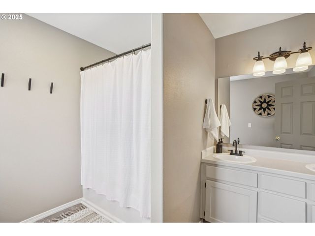 1925 MEADOWOOD Loop, Woodland, WA 98674