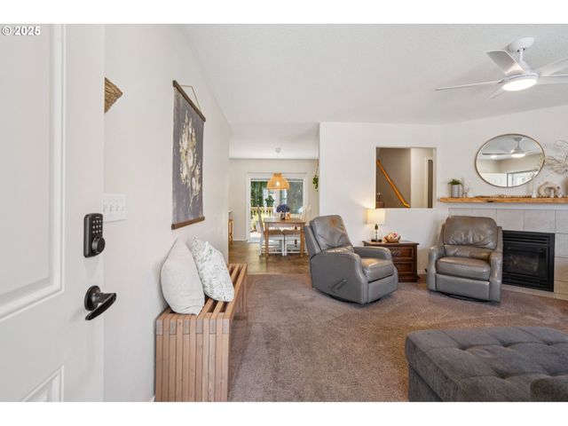 1925 MEADOWOOD Loop, Woodland, WA 98674