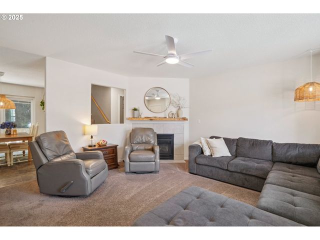 1925 MEADOWOOD Loop, Woodland, WA 98674