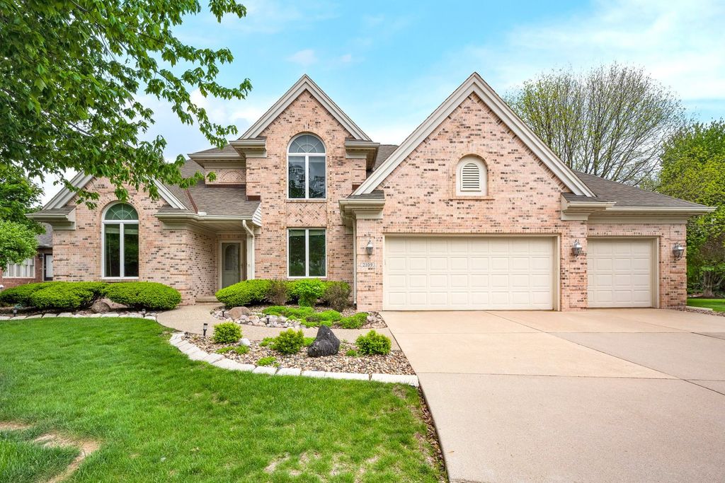 2109 Hackberry Road, Bloomington, IL 61704