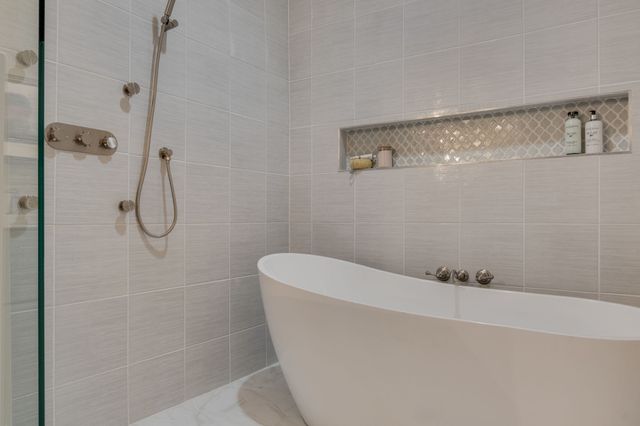 706 W 7th St, Columbia, TN 38401