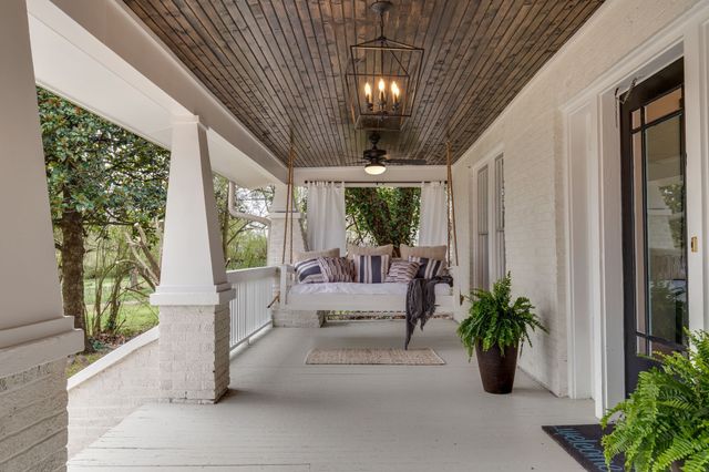 706 W 7th St, Columbia, TN 38401