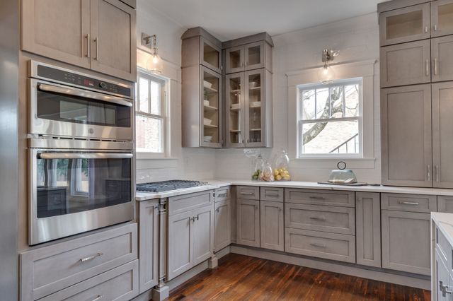 706 W 7th St, Columbia, TN 38401