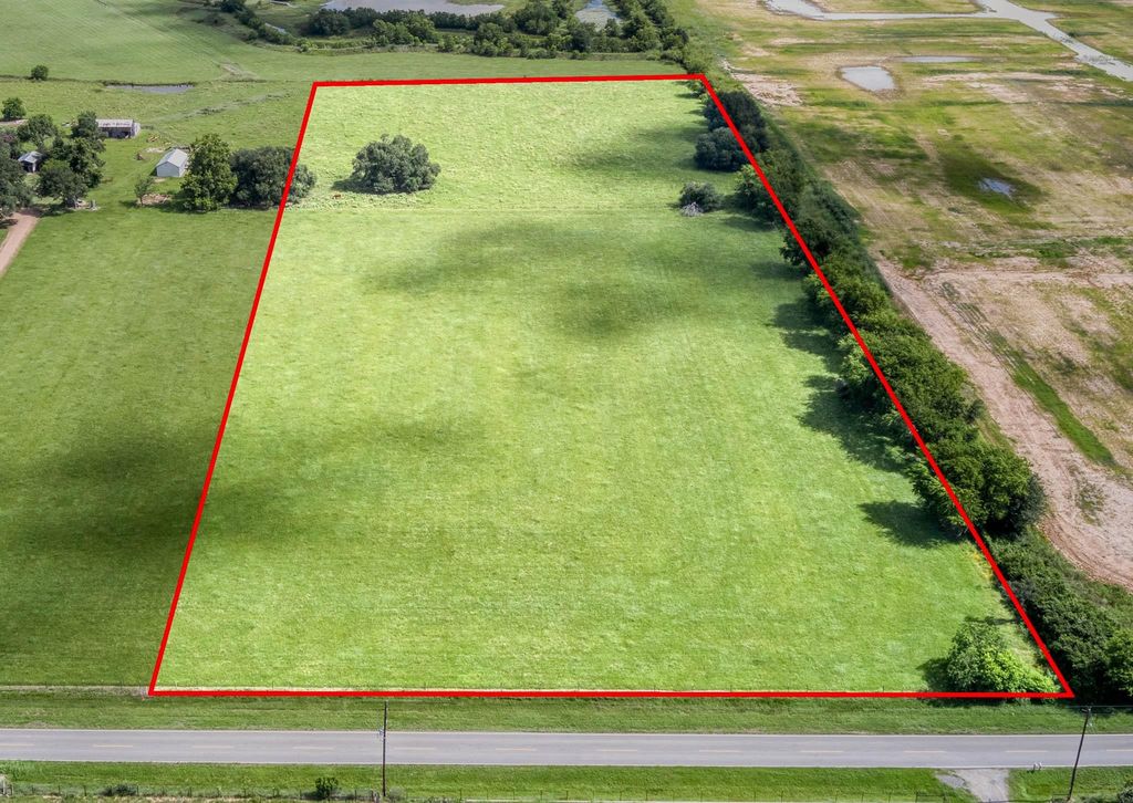 32626 Knebel Road, Waller, TX 77484