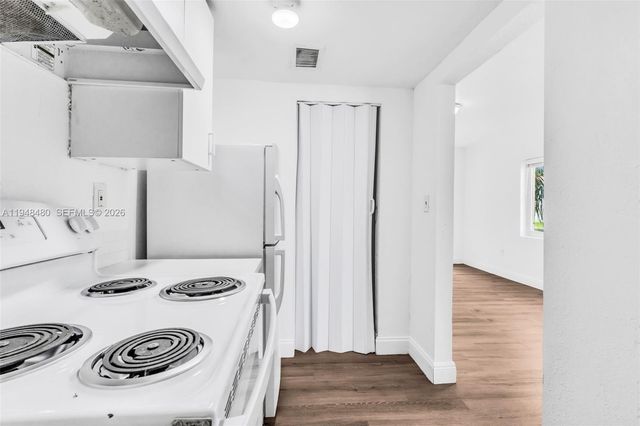 8329 NW 5th Ave 1, Miami, FL 33150