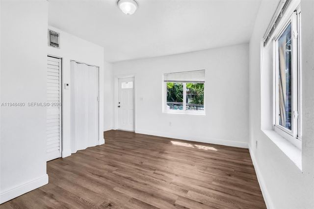 8329 NW 5th Ave 1, Miami, FL 33150