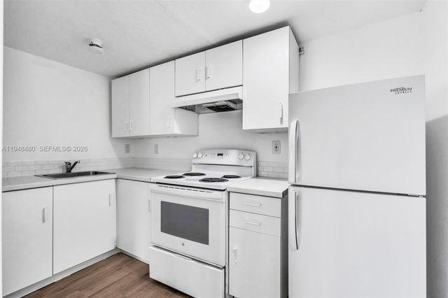 8329 NW 5th Ave 1, Miami, FL 33150