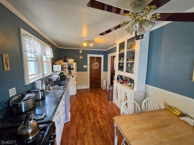 12 Brook Pl, Bloomfield Twp., NJ 07003