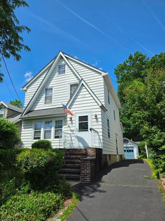 12 Brook Pl, Bloomfield Twp., NJ 07003