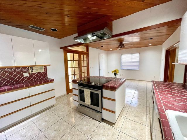 2351 SW 92nd Pl, Miami, FL 33165