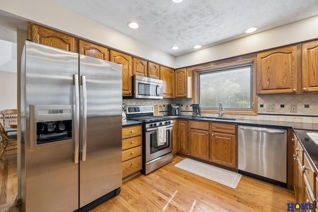 7220 Woody Creek Lane, Lincoln, NE 68516
