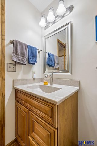7220 Woody Creek Lane, Lincoln, NE 68516