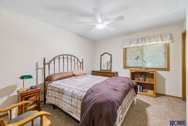 7220 Woody Creek Lane, Lincoln, NE 68516