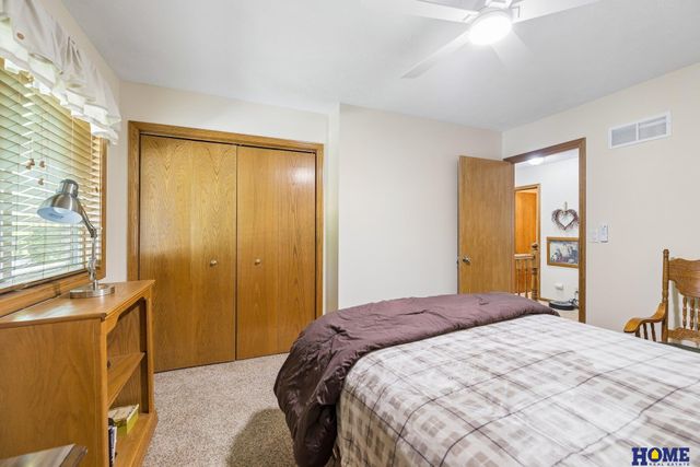 7220 Woody Creek Lane, Lincoln, NE 68516